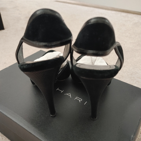 Stunning Elie Tahari heels - Picture 3 of 7